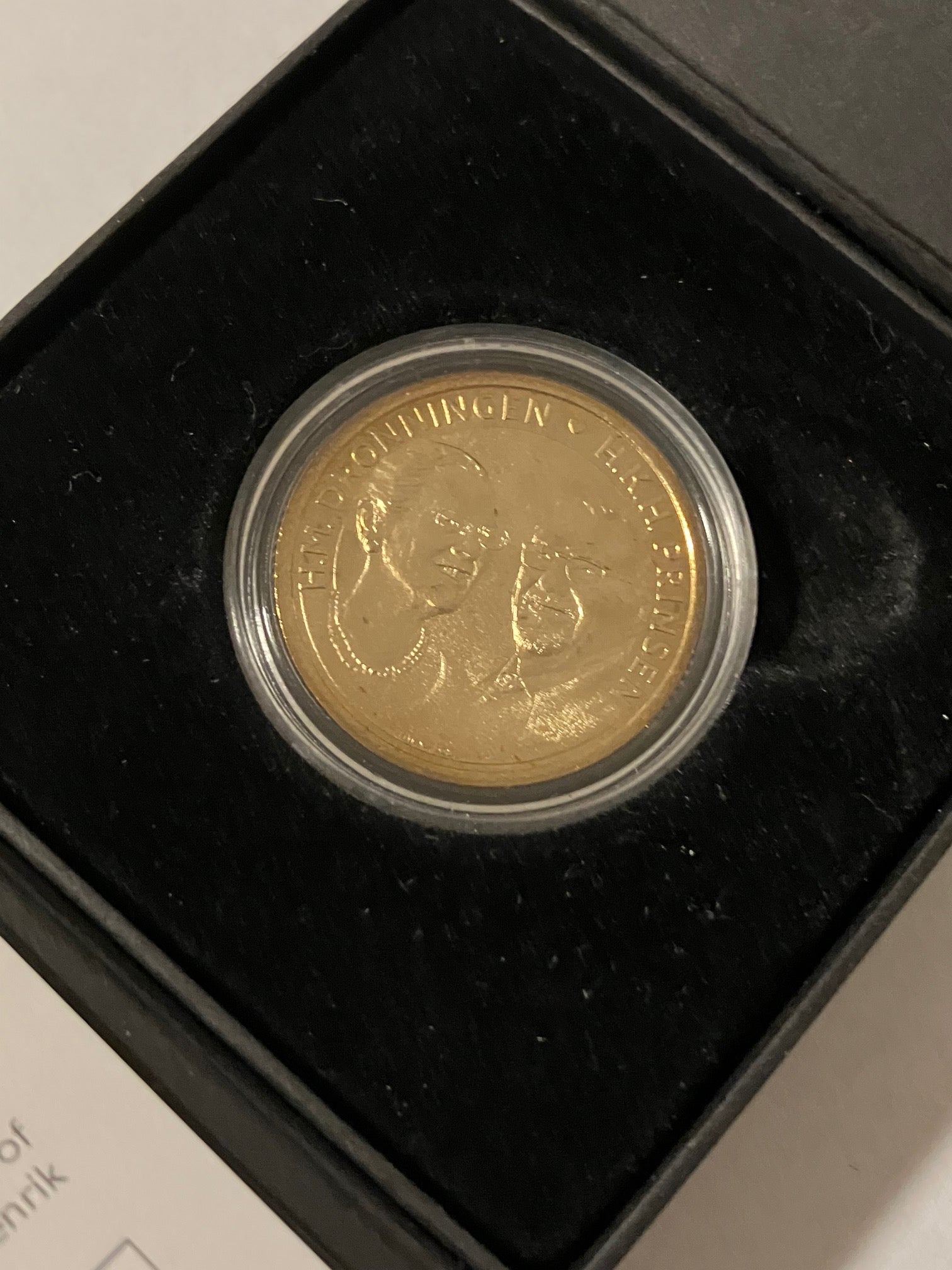 20 kroner - Margrethe II og Prins Henriks guldbryllup 2017 i æske