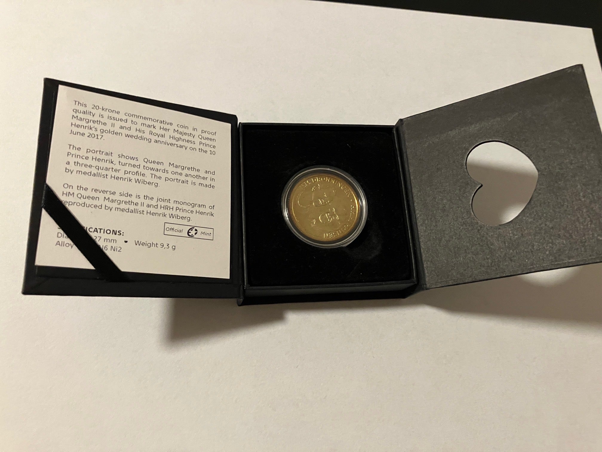 20 kroner - Margrethe II og Prins Henriks guldbryllup 2017 i æske