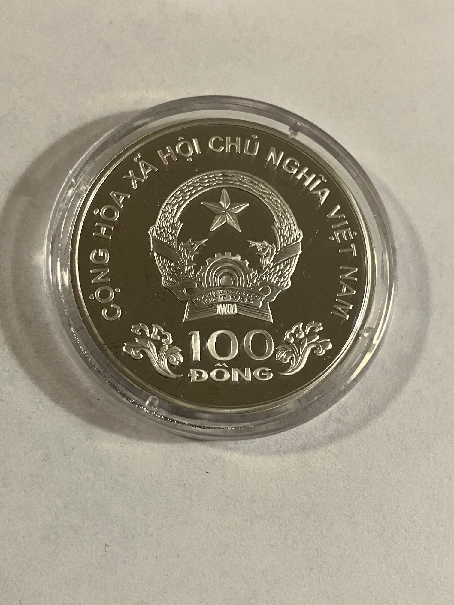 100 Dong Vietnam 2004 - Silver