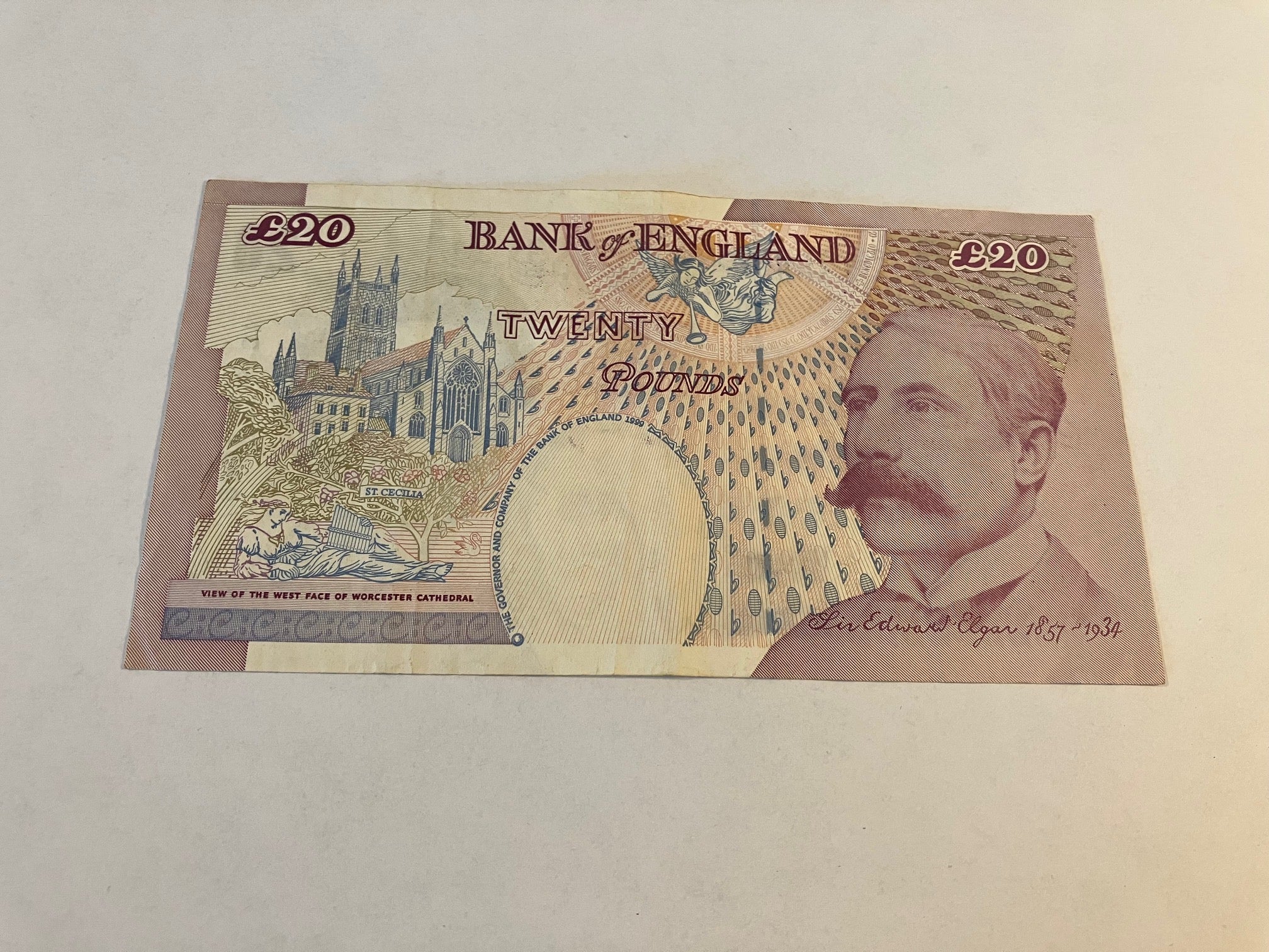 20 Pounds England