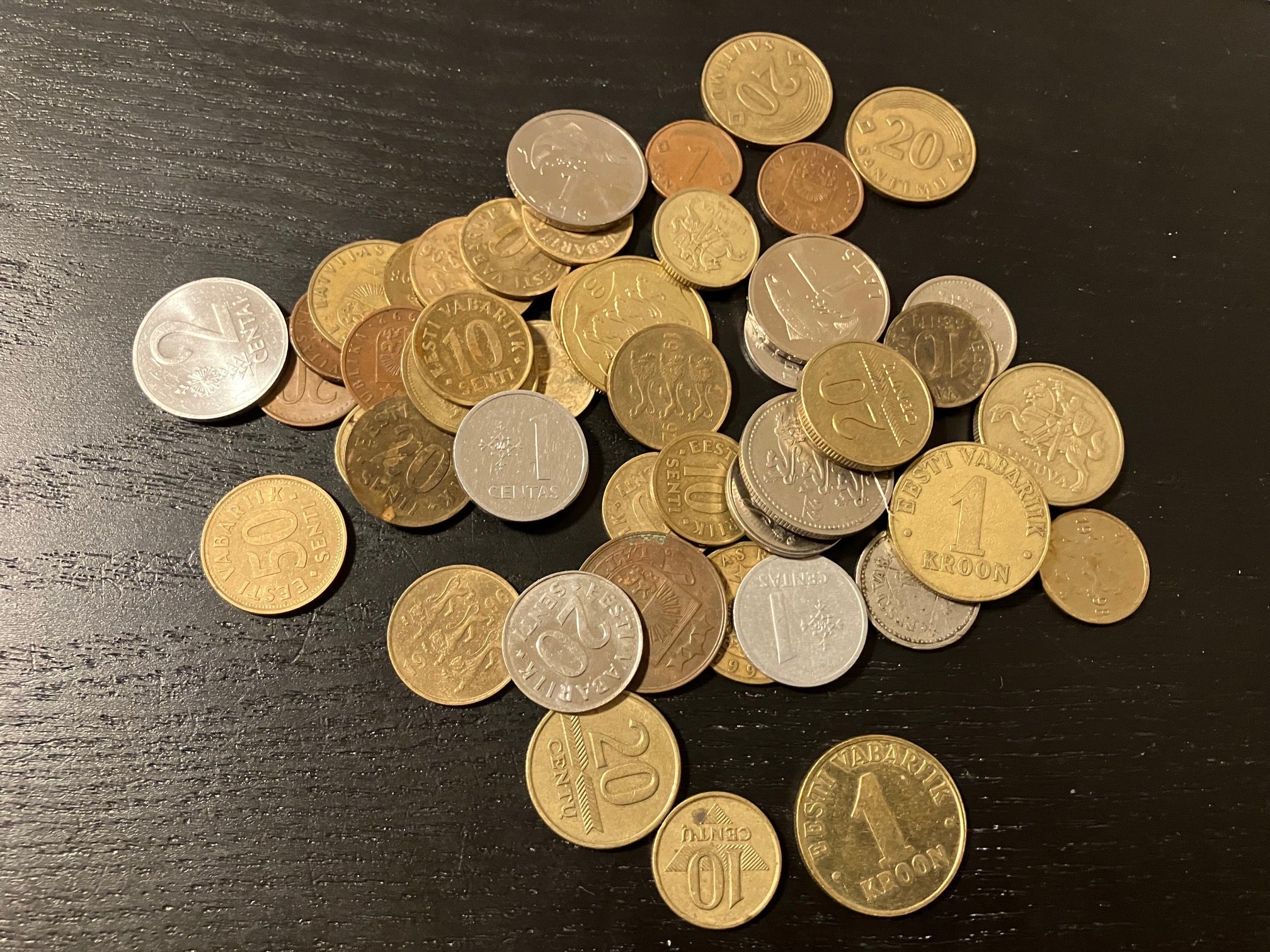 50 stk blandede mønter fra Estland, Letland og Lithauen