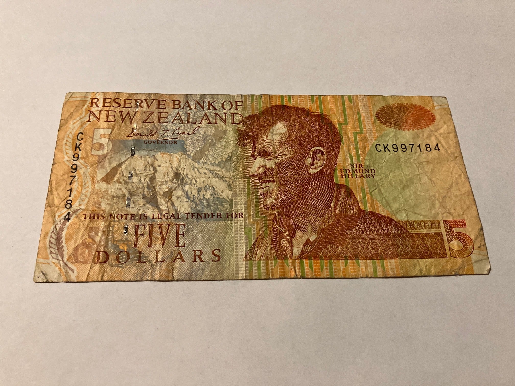 Five Dollars New Zealand - Dårlig stand