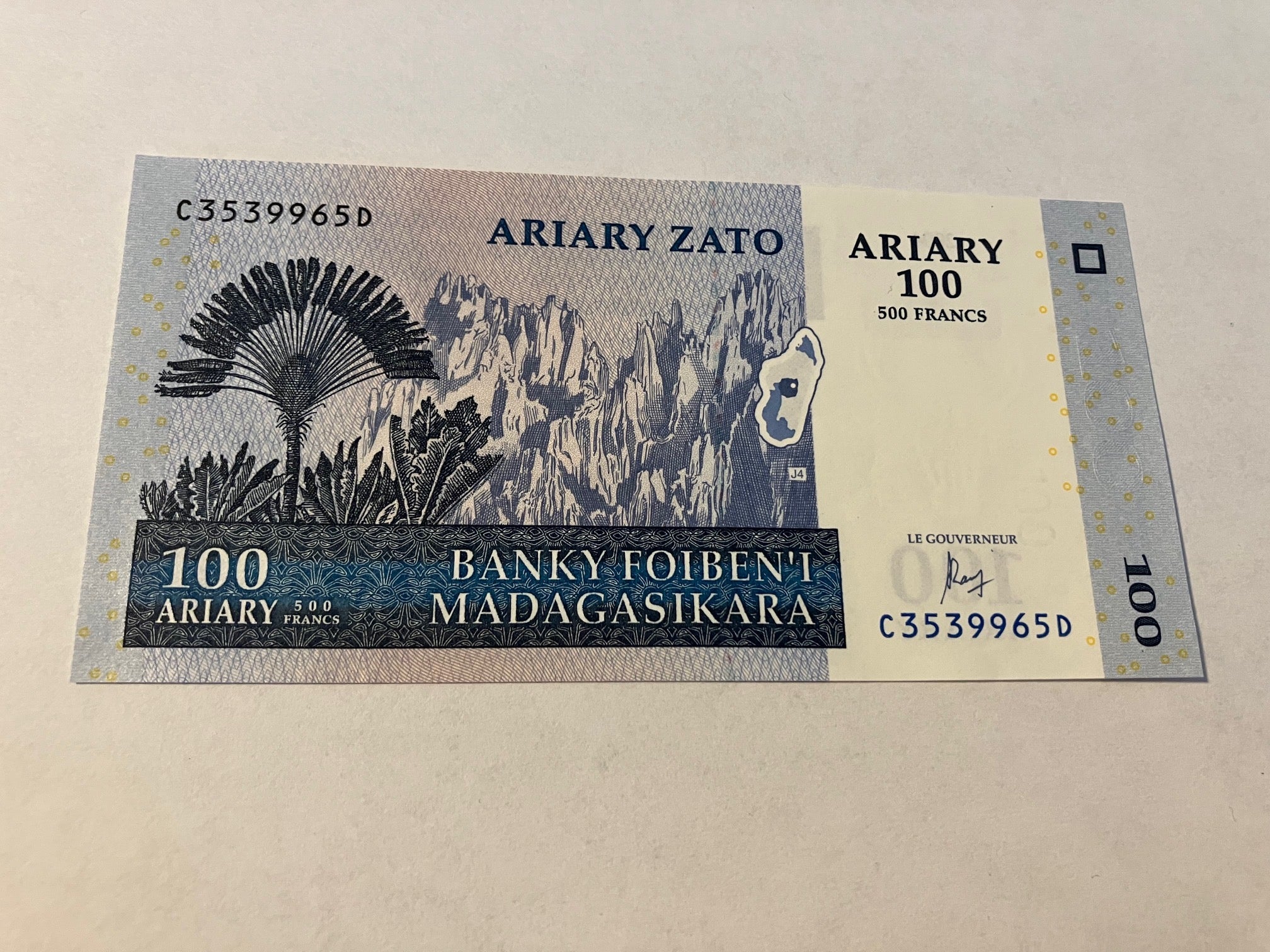 100 Ariary / 500 Francs Madagascar 2004