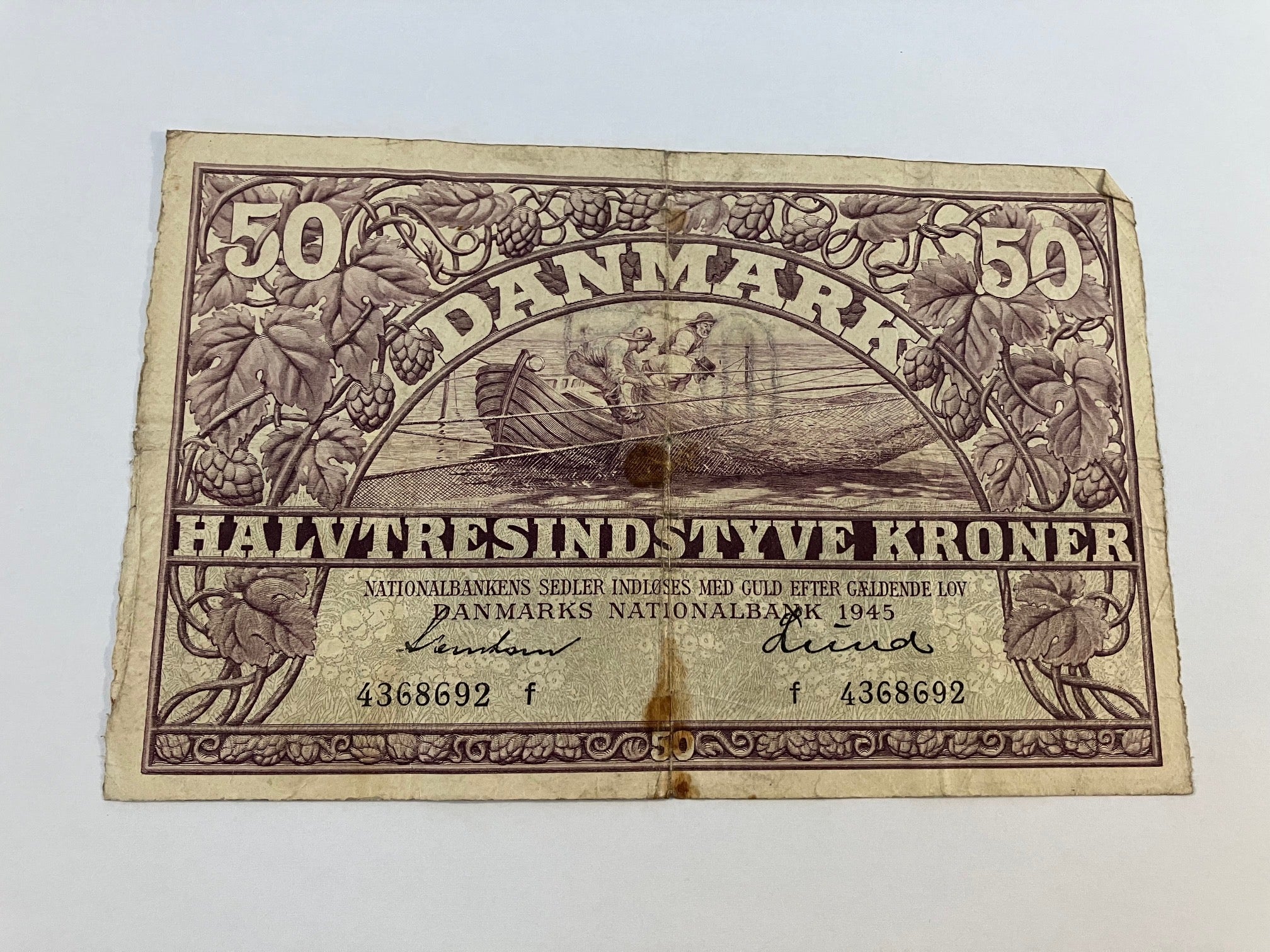 50 Kroner 1945 Danmark - Svagt hul i midten