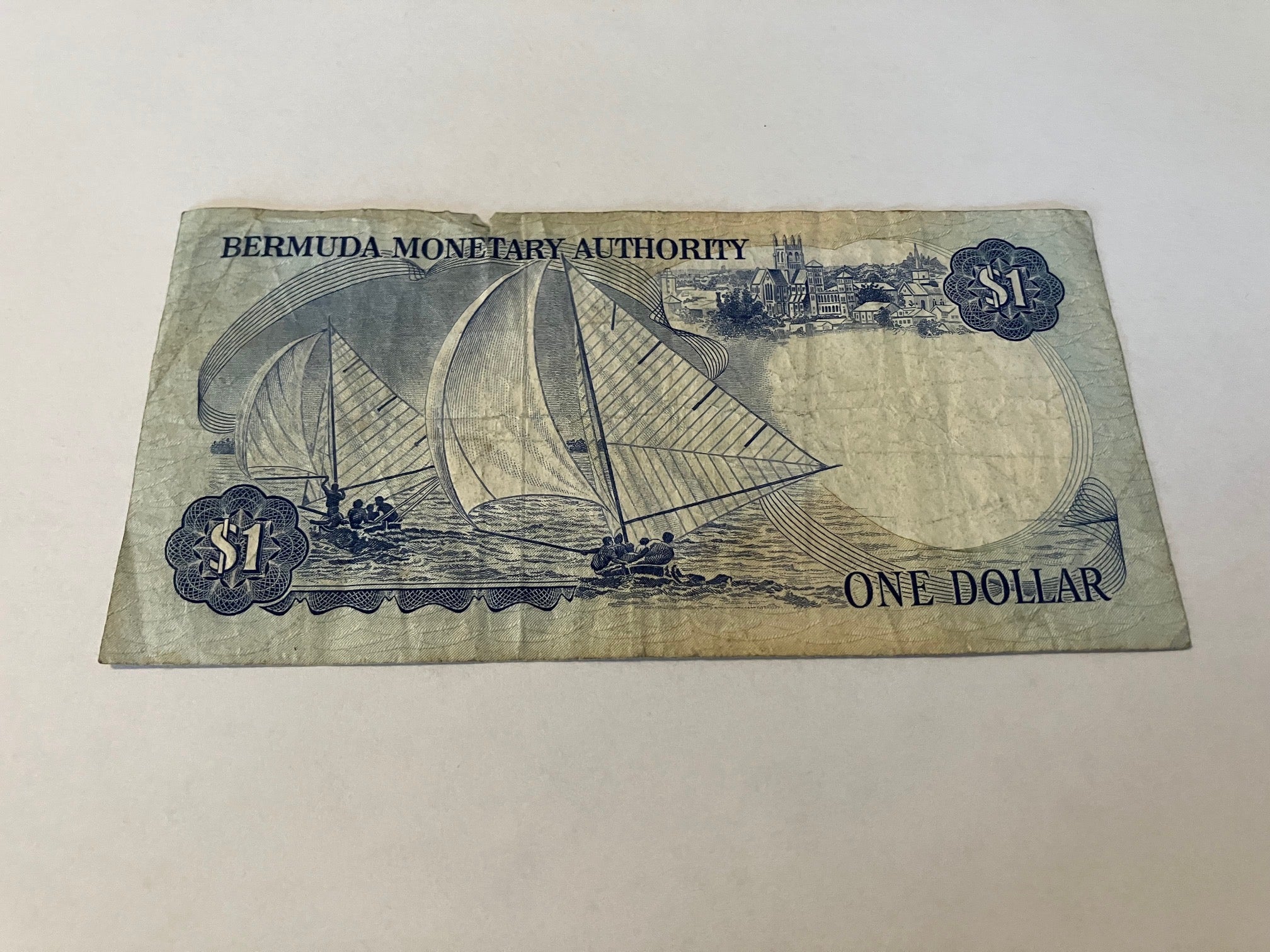 One Dollar Bermuda - Slidt